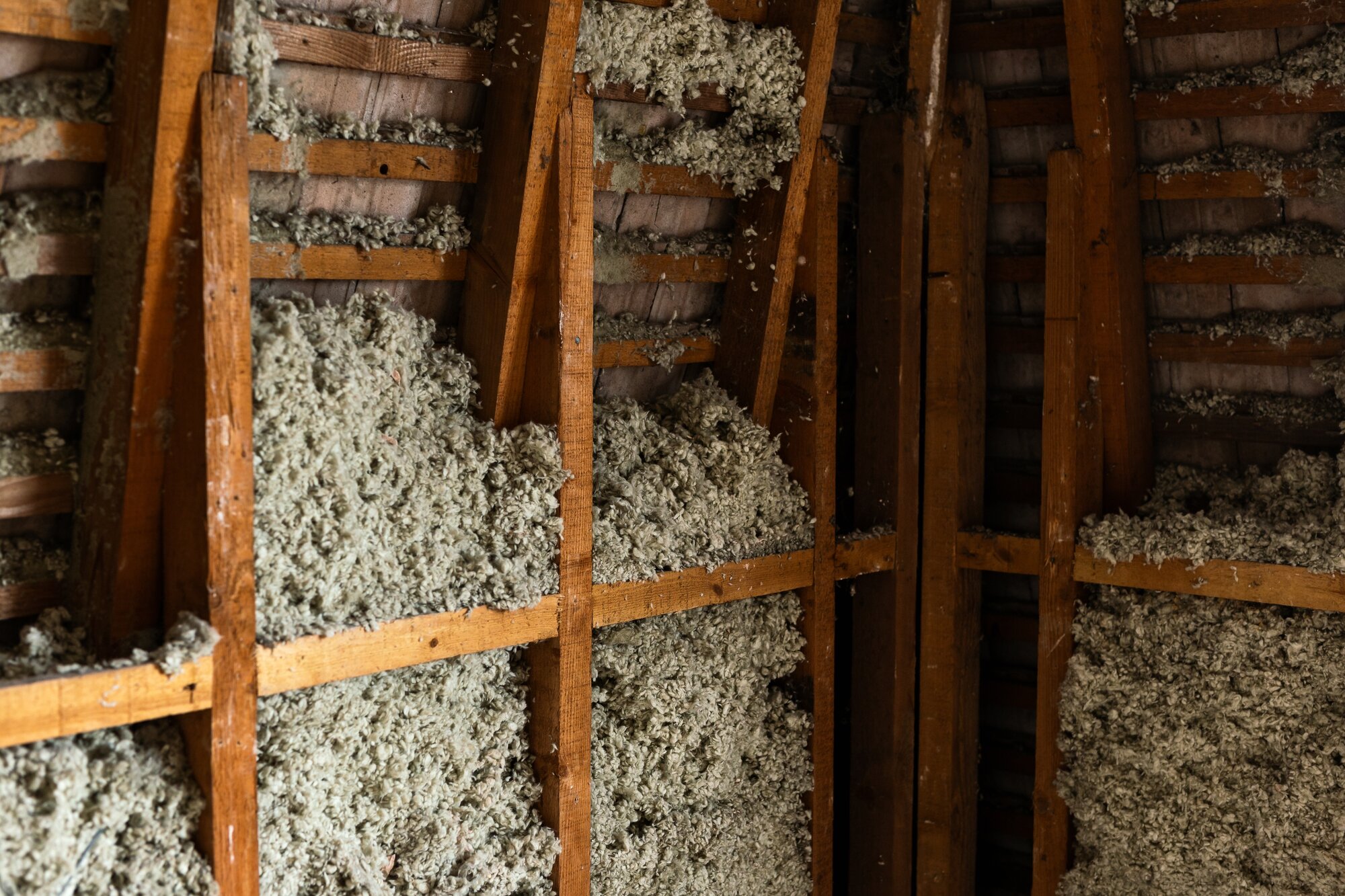 Loose fill loft insulation