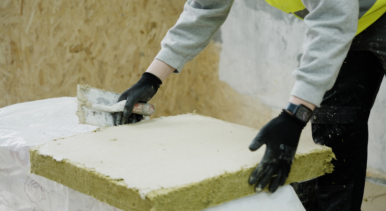 Top Mistakes to Avoid When Installing EWI in the UK